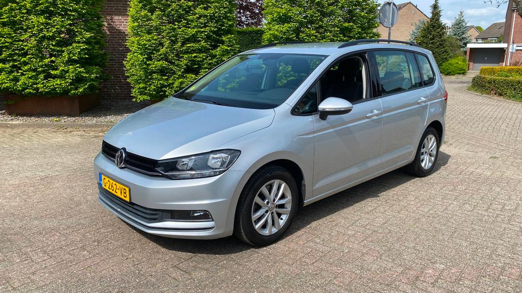Volkswagen Touran 1.6 TDI SCR Comfortline 7p NIEUWE A P K, Auto's, Gebruikt, 4 cilinders, 23 km/l, Bedrijf