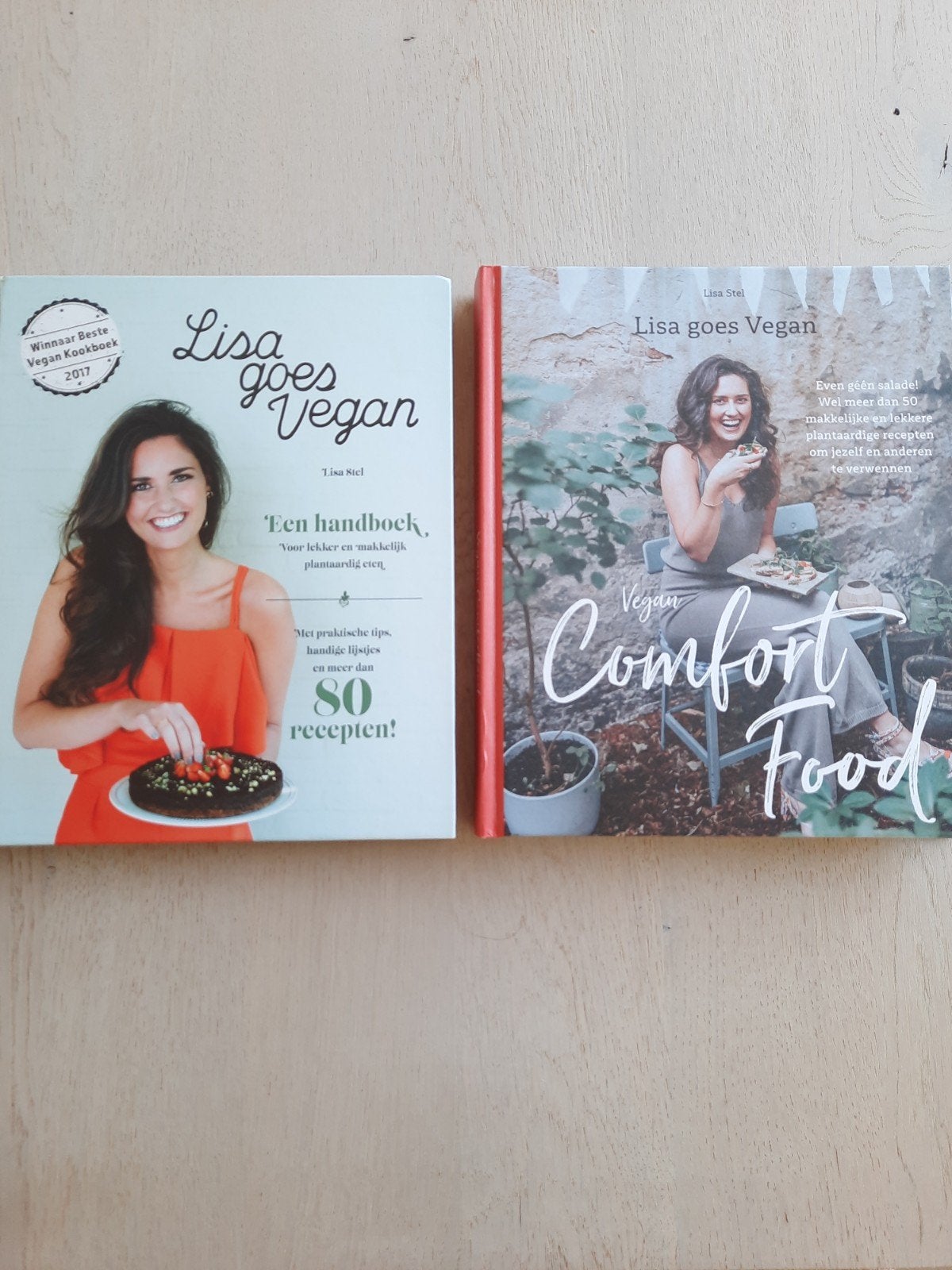 Lisa goes vegan EN Vegan comfort food - Lisa Stel, Boeken, Kookboeken, Zo goed als nieuw, Gezond koken, Ophalen of Verzenden