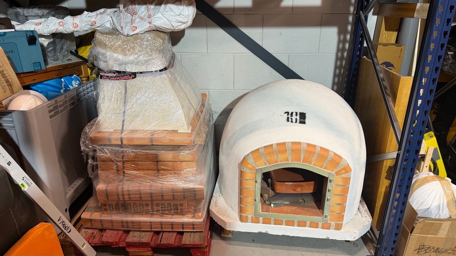 Foto 2 van Portuguese buitenkeuken met BBQ en Pizzaoven - Nieuw