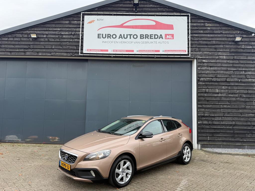 Volvo V40 Cross Country 1.6 T4 Momentum, Voorwielaandrijving, Gebruikt, 4 cilinders, Bruin