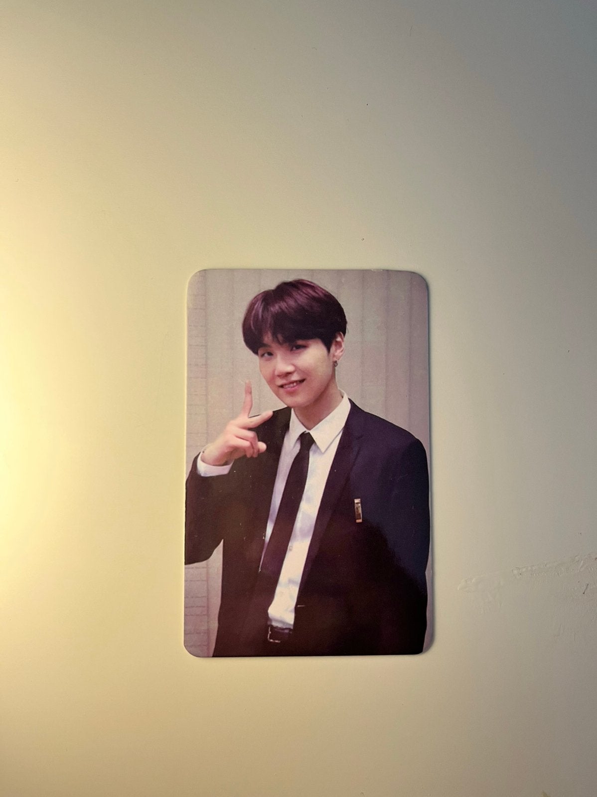 Suga photocard, Verzamelen, Muziek, Artiesten en Beroemdheden, Verzenden, Zo goed als nieuw, Foto of Kaart