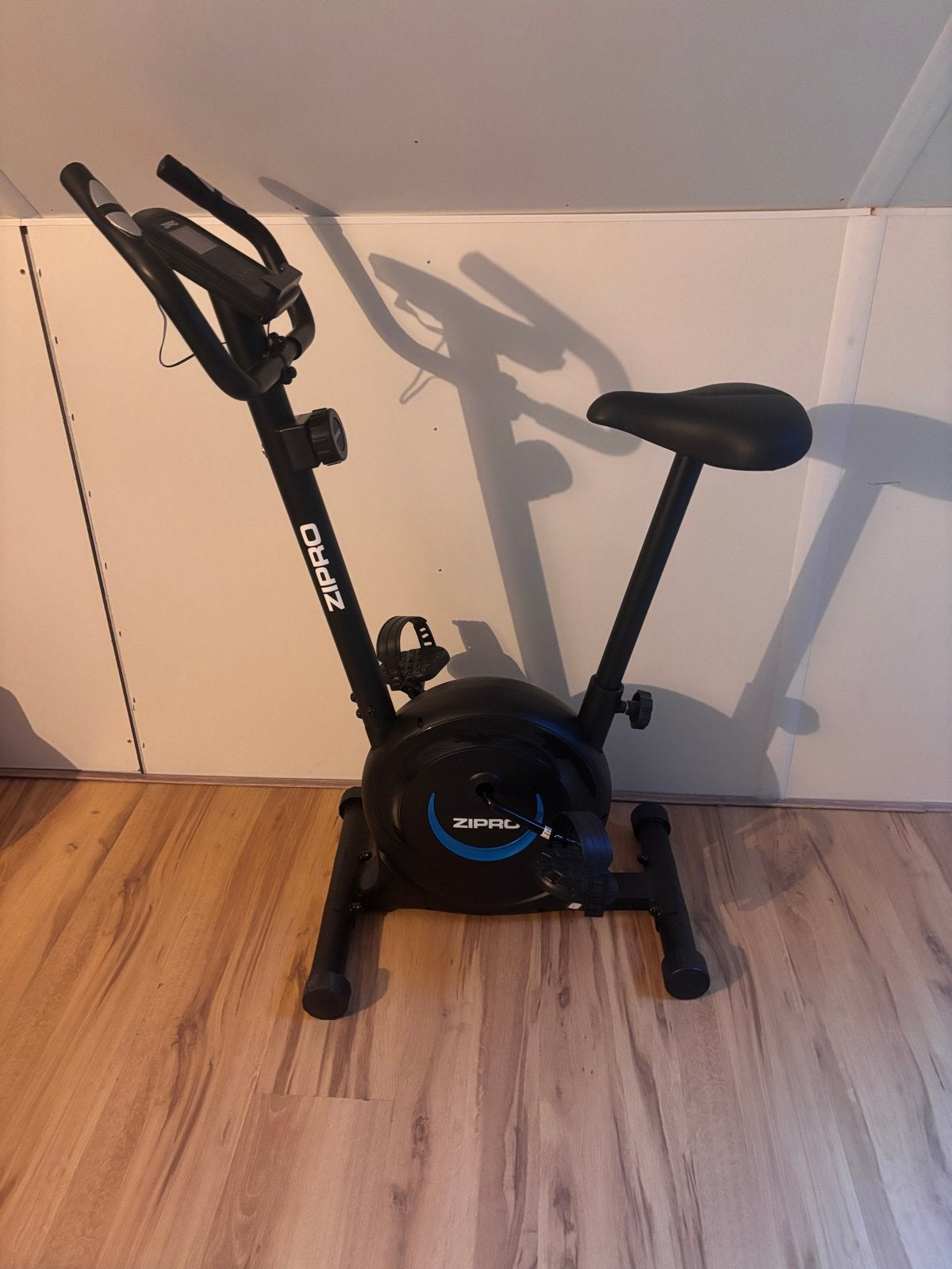 Hometrainer Zipro decathlon, Ophalen, Zo goed als nieuw, Metaal, Benen