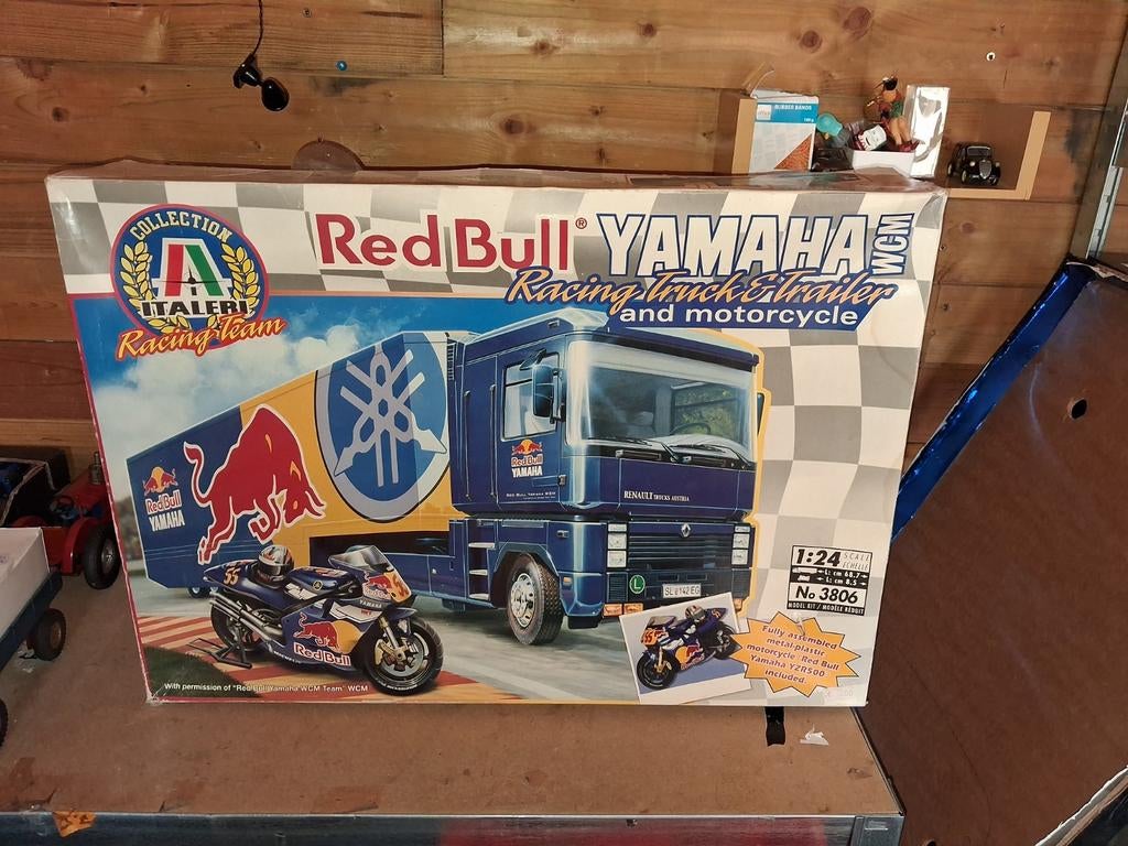 Yamaha red Bull italeri, Ophalen, Groter dan 1:32, Auto, Overige merken