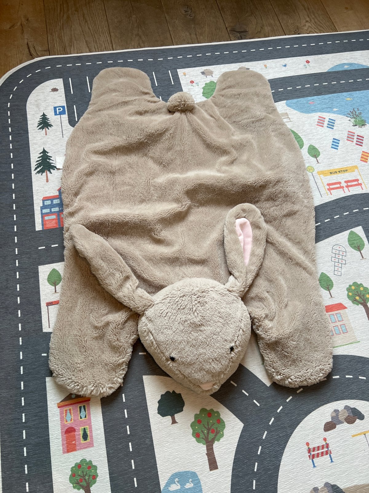 Pottery Barn Kids Konijn Vloerkleed - Zacht en Speels, Ophalen, Zo goed als nieuw, Grijs, Textiel