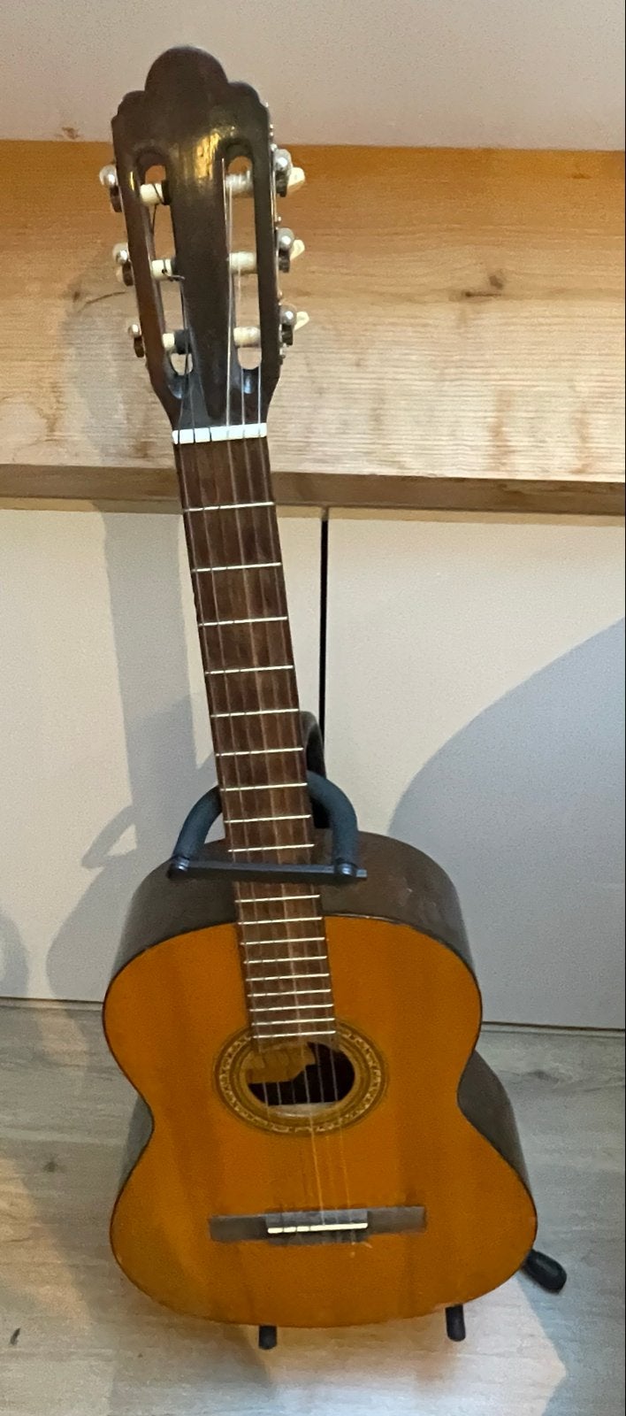 Gitaar  met standaard en snaren, Ophalen, Gebruikt, Klassieke of Spaanse gitaar