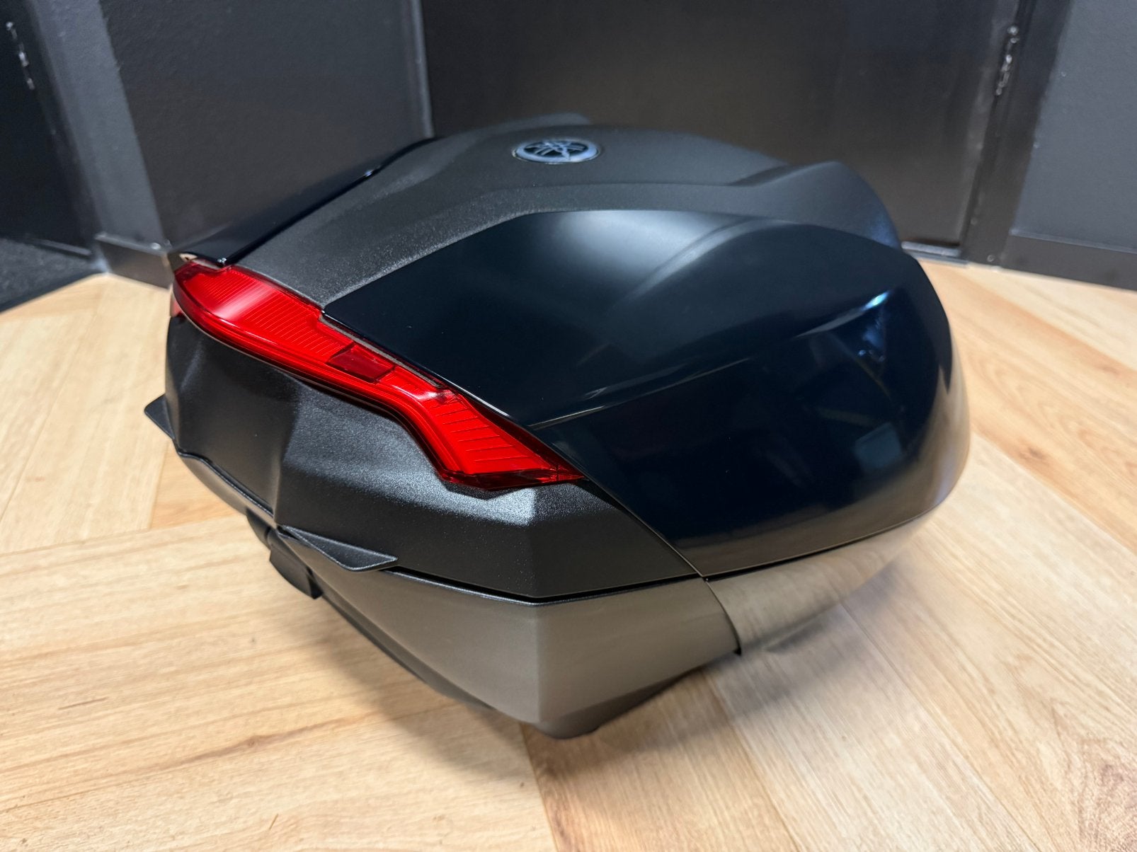 Yamaha 34L Topkoffer Midnight Black incl Slot 2 Sleutels, Verzenden, Gebruikt