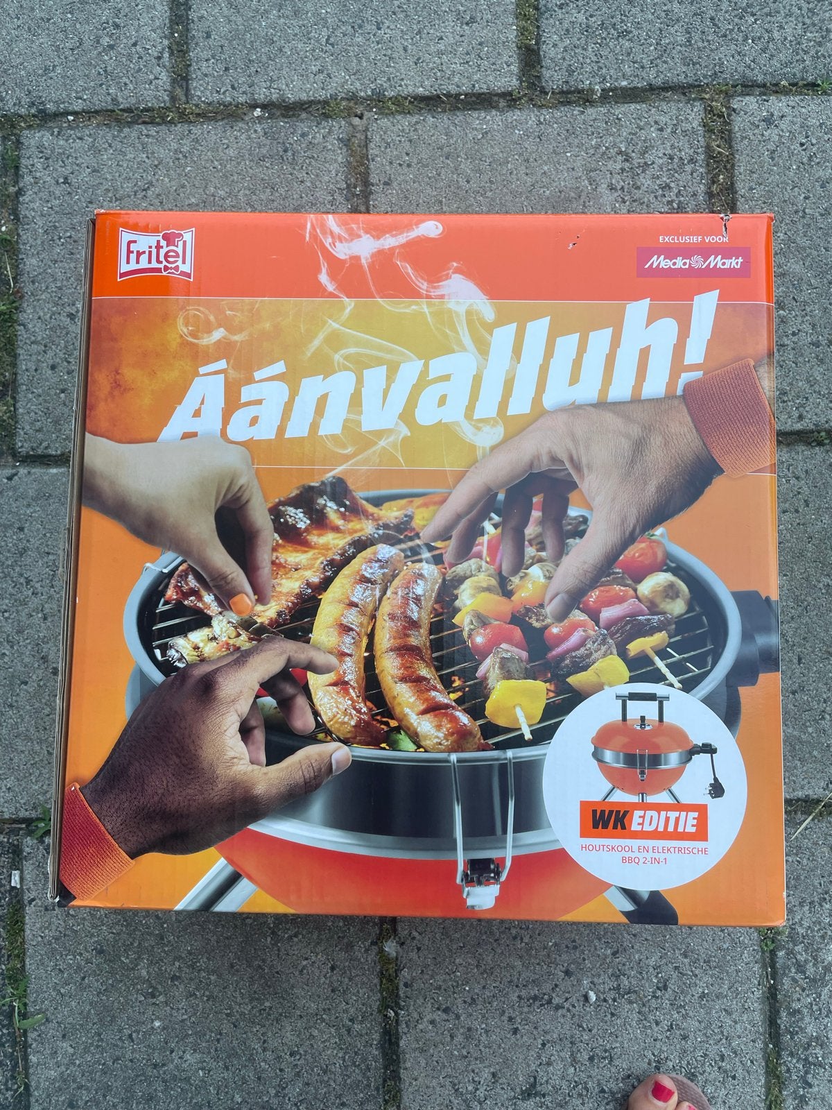 Fritel Houtskool en Elektrische BBQ 2-in-1 WK Editie, Ophalen of Verzenden, Nieuw