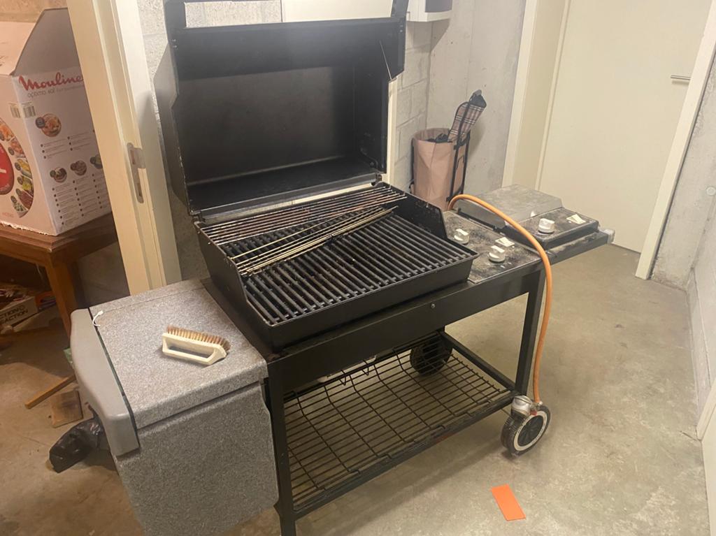 Weber propane gas grill with side burner, Verzenden, Gebruikt, Met accessoires