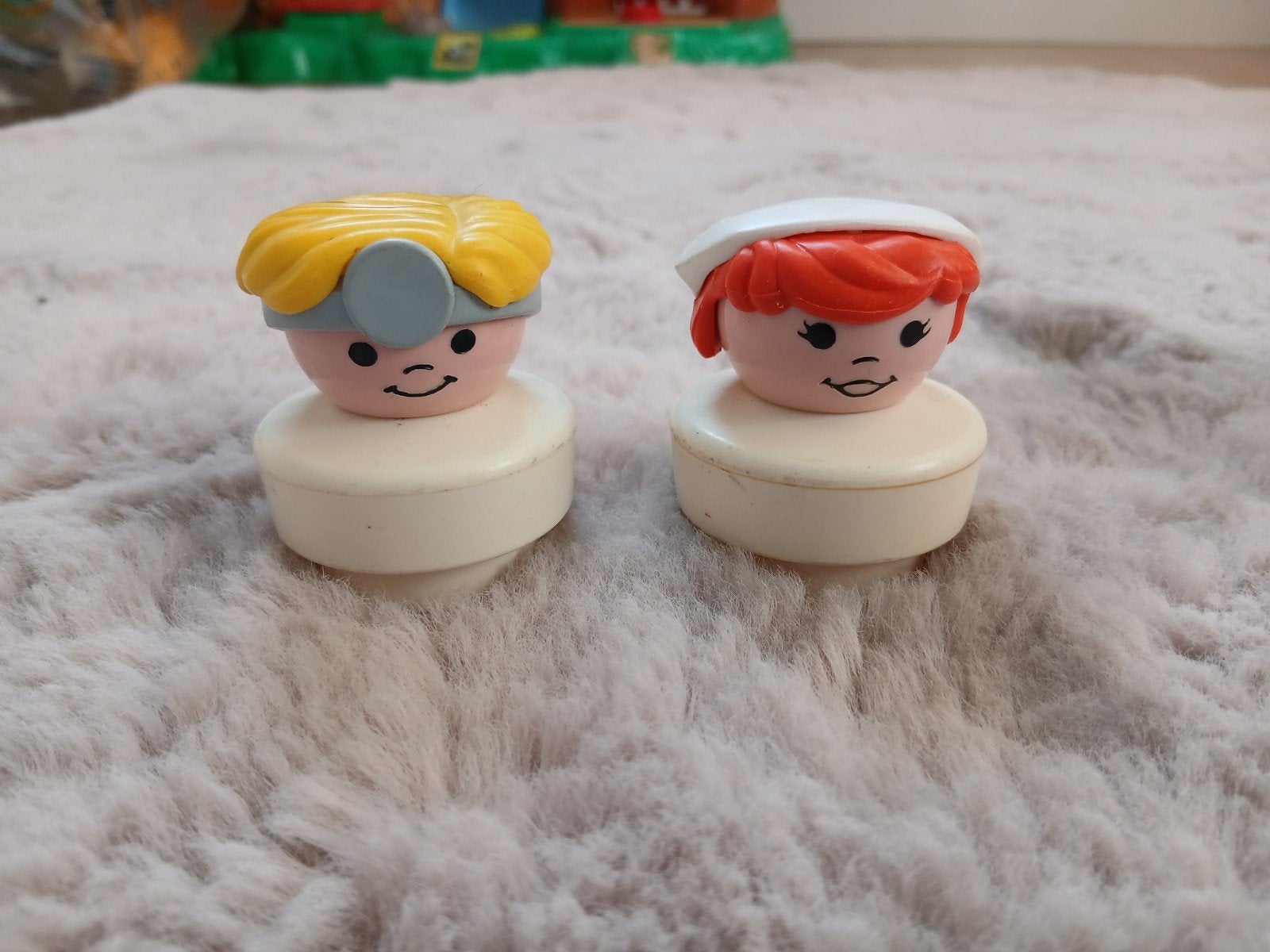 2 vintage little people poppetjes de dokter en verpleegster, Ophalen of Verzenden, Gebruikt