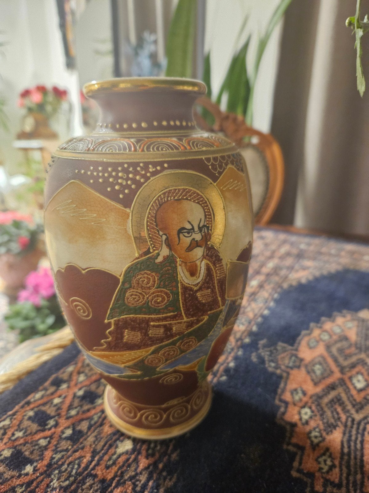 Antieke Japanse Satsuma vaas met monnik decoratie, Ophalen of Verzenden