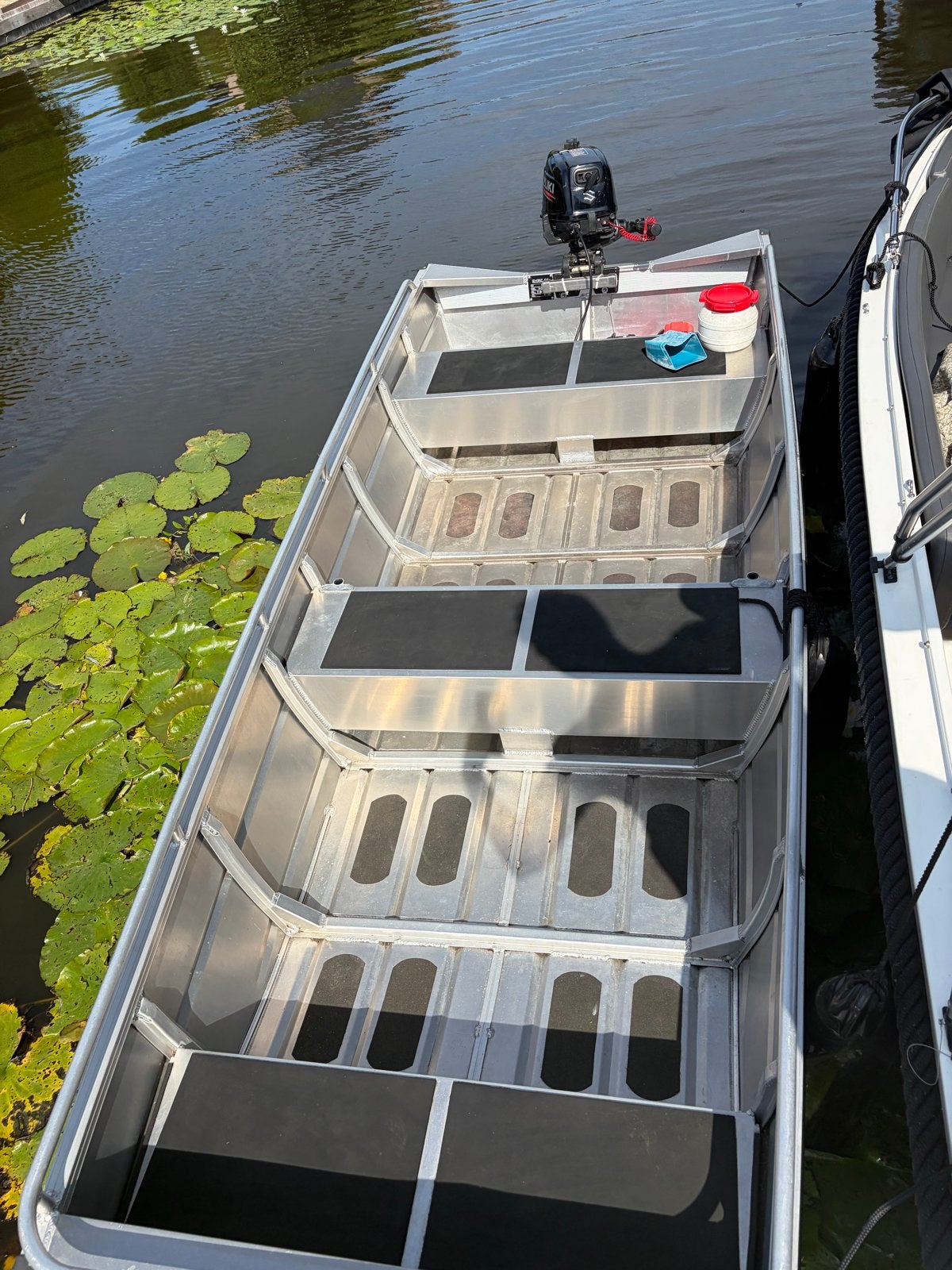Aluminium platbodem met Suzuki buitenboordmotor 6 PK, Watersport en Boten, Motorboten en Motorjachten, Overige merken, Gebruikt