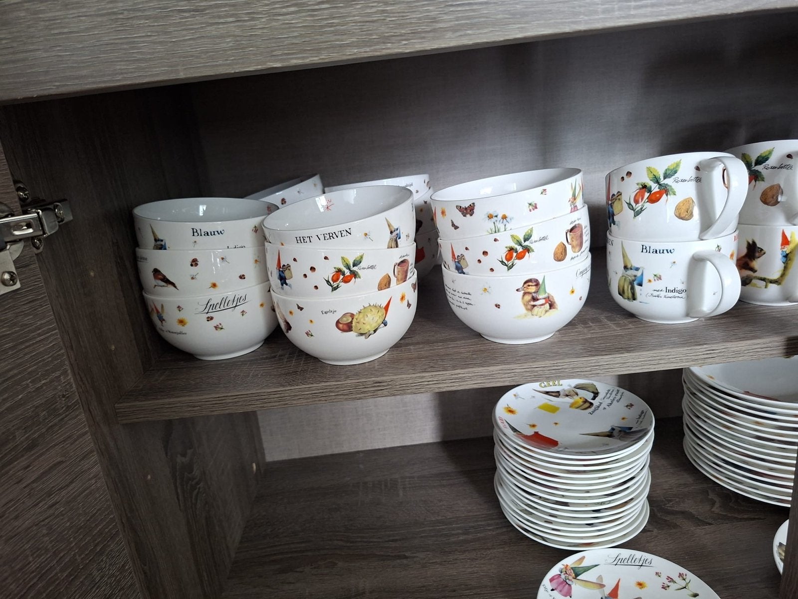 Rien Poortvliet Kabouter servies - borden, kommen en placem, Ophalen, Overige merken, Keramiek, Zo goed als nieuw