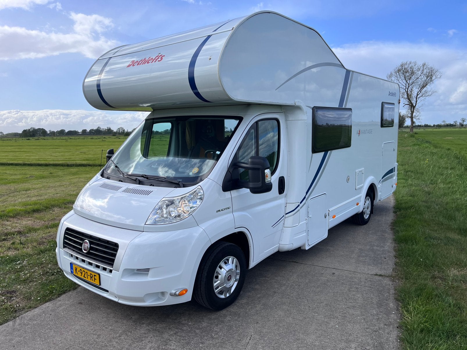 Dethleffs Advantage, 6 persoons, 2x airco, trekhaak, Alkoof, Handgeschakeld, Particulier, Dethleffs