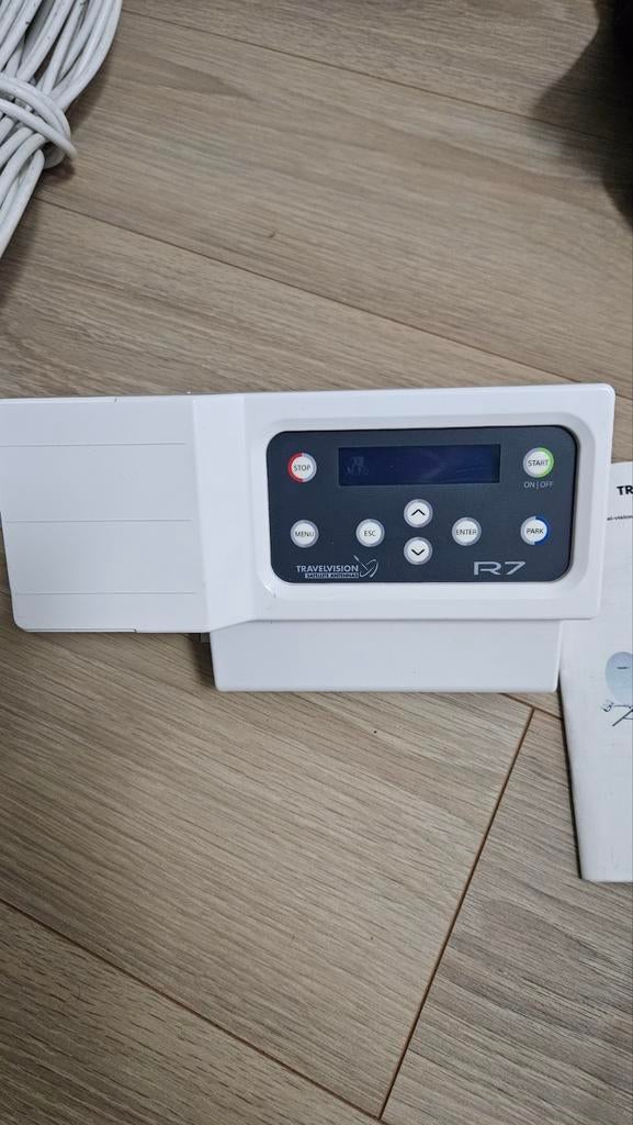 Travel Vision R7 Vol Automatische Schotelantenne, Audio, Tv en Foto, Schotelantennes, Ophalen, Gebruikt, (Schotel)antenne, Overige merken
