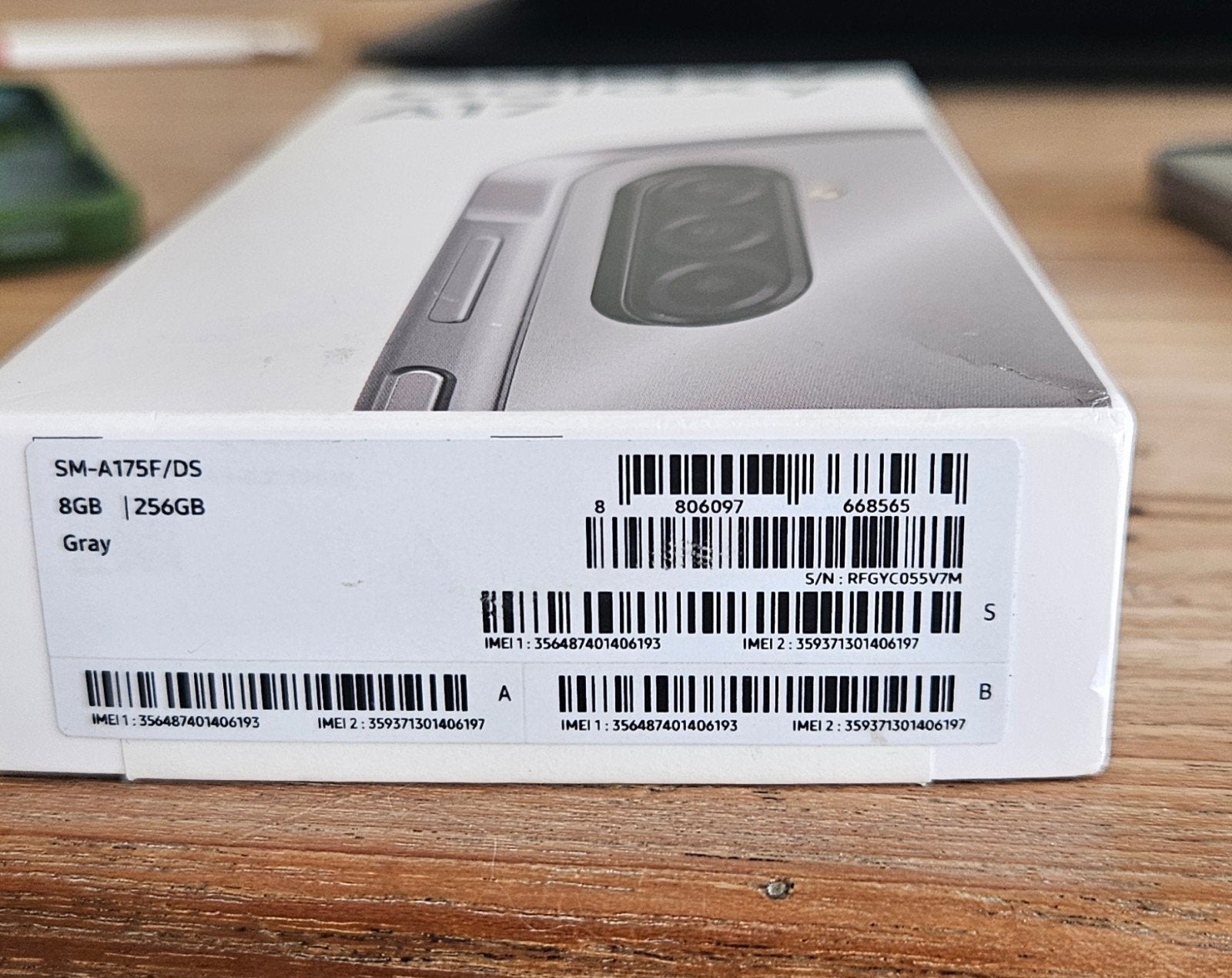 Foto 4 van Samsung Galaxy A17 256GB Grijs -  nieuw
