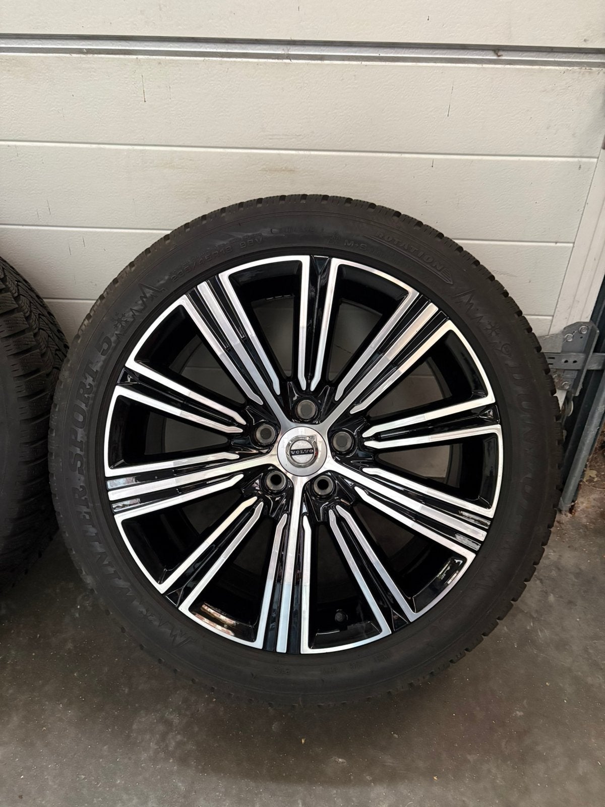 Volvo V60 S60 velgen winterbanden 8,5 + mm ZGAN Inscription, 18 inch, Gebruikt, Banden en Velgen, Zweden