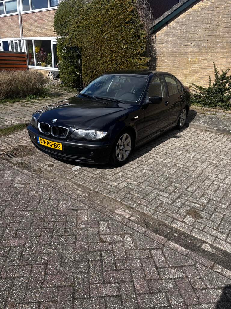 BMW 3-Serie 2.0 I 318 2004 Zwart, Auto's, BMW, Particulier, 3-Serie, Benzine, C, Sedan, Handgeschakeld, Origineel Nederlands, Zwart