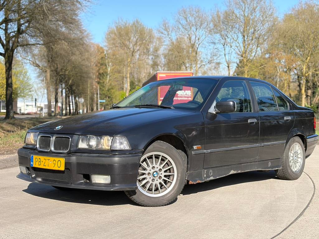 BMW E36 316i 1996 Cosmos Schwartz, Auto's, BMW, Particulier, 3-Serie, Benzine, Sedan, Handgeschakeld, Origineel Nederlands, Zwart