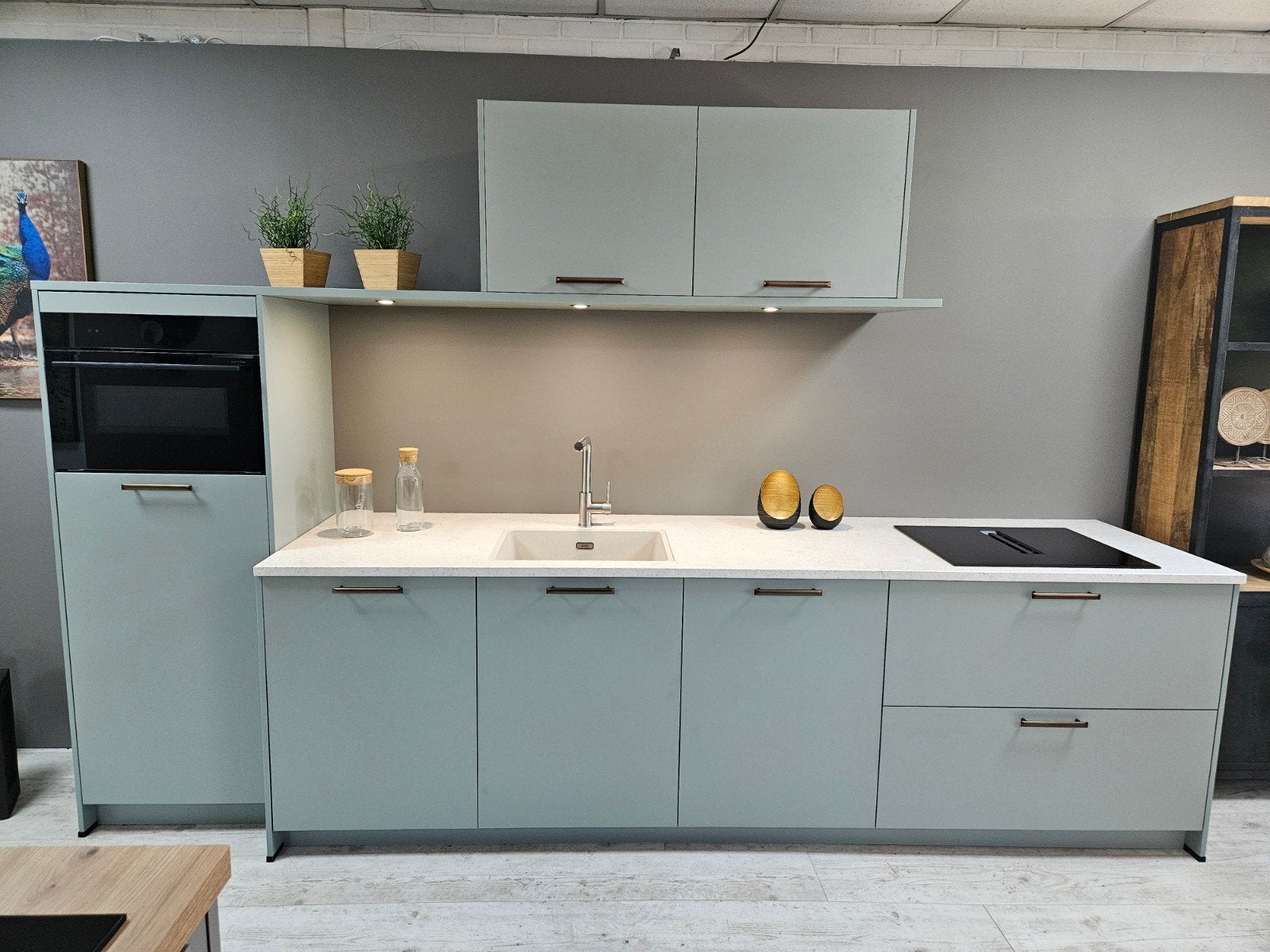 Showroomkeuken  Eucalyptus met compleet met Bosch apparatuur, Ophalen, 75 cm of meer, Nieuw, 200 cm of meer