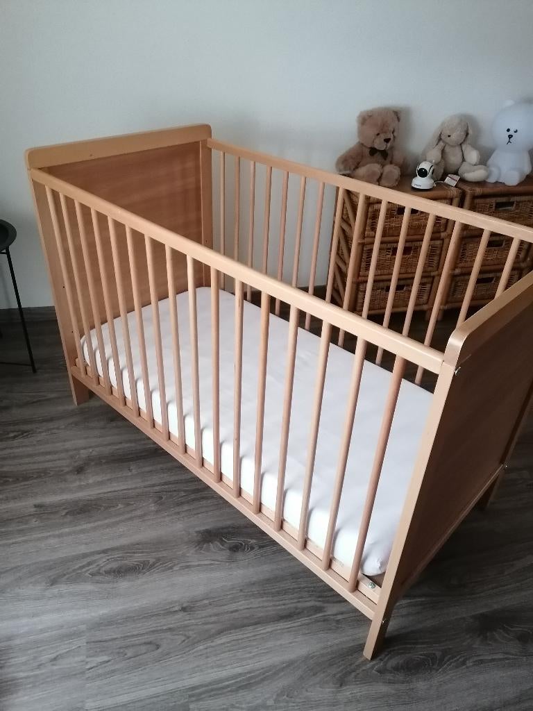 Houten Babybedje Beuken., Ophalen, Zo goed als nieuw, Ledikant