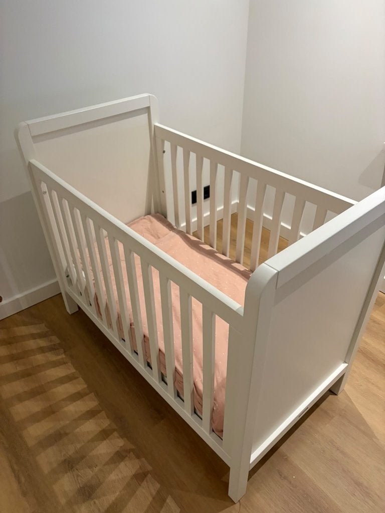 Kidsmill La Première babybedje – wit – in nette staat, Ophalen, Zo goed als nieuw, Ledikant