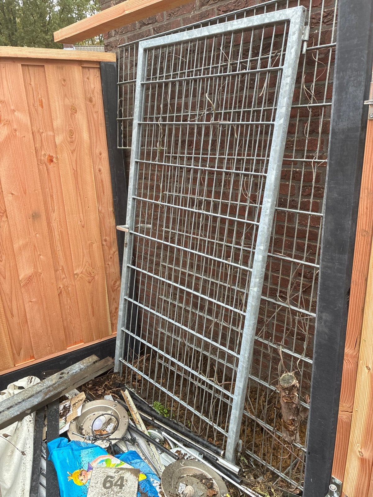 Metalen hekwerk met poort - Zo goed als nieuw, Tuin en Terras, Met poort, Dubbelstaafmat hekwerk, Ophalen of Verzenden, Zo goed als nieuw
