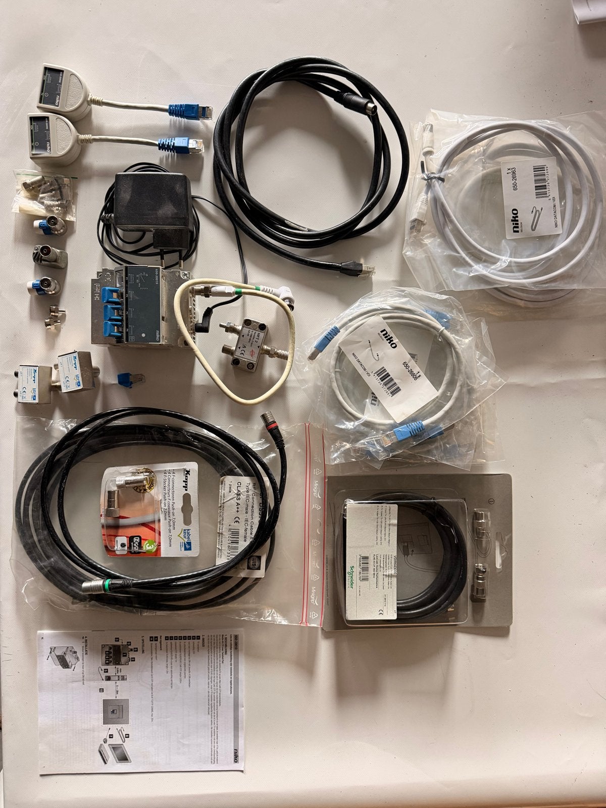 Compleet tv over ip set. Netwek en tv door zelfde kabel, Ophalen of Verzenden, Zo goed als nieuw, Minder dan 2 meter, Overige kabels