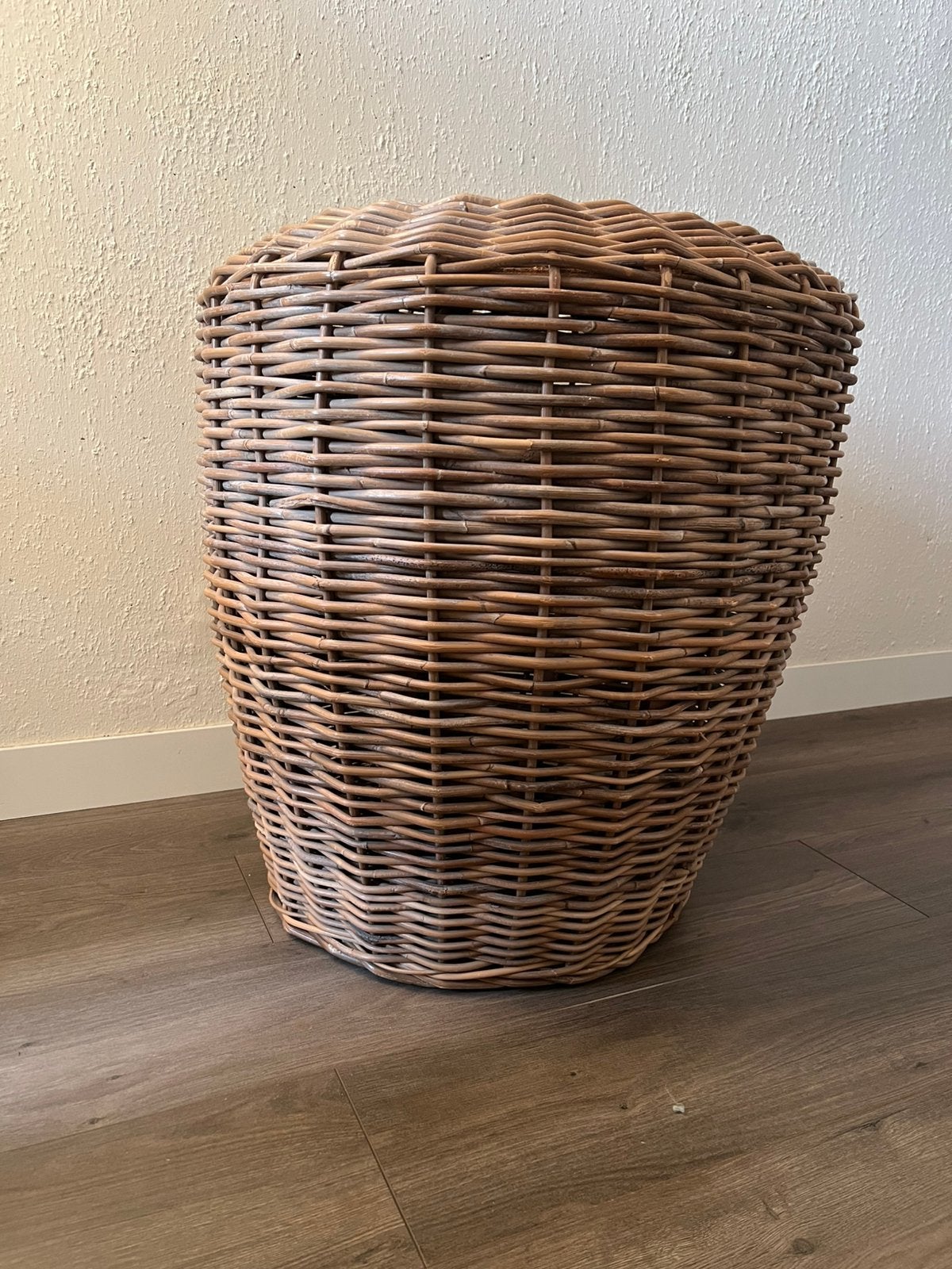 Grote rieten/rotan mand, Ophalen, Gebruikt, Riet