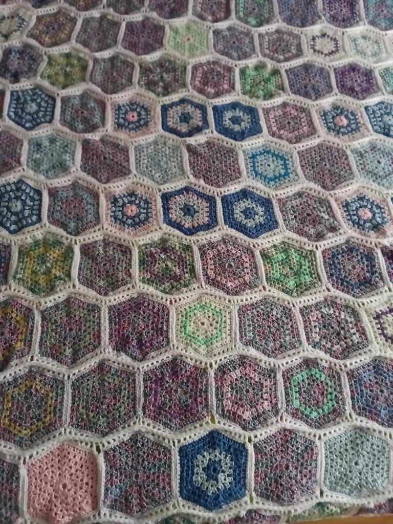 Gehaakte sprei, omslagdoeken, poncho's en diamond paintings, Hobby en Vrije tijd, Ophalen of Verzenden