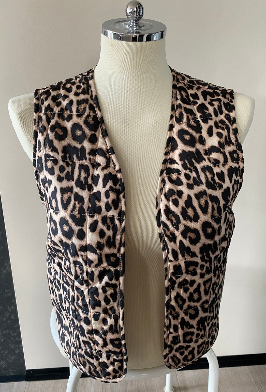 Gilet bodywarmer panterprint van Only maat XS, Verzenden, Zo goed als nieuw, Maat 34 (XS) of kleiner, Bruin