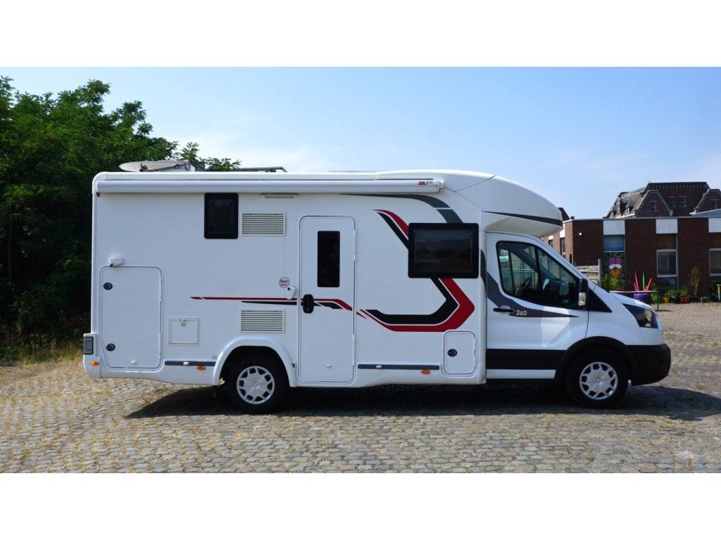 Challenger 260 Face to Face 2021 met 42.000km, 6 tot 7 meter, Bedrijf, Challenger, Koelkast