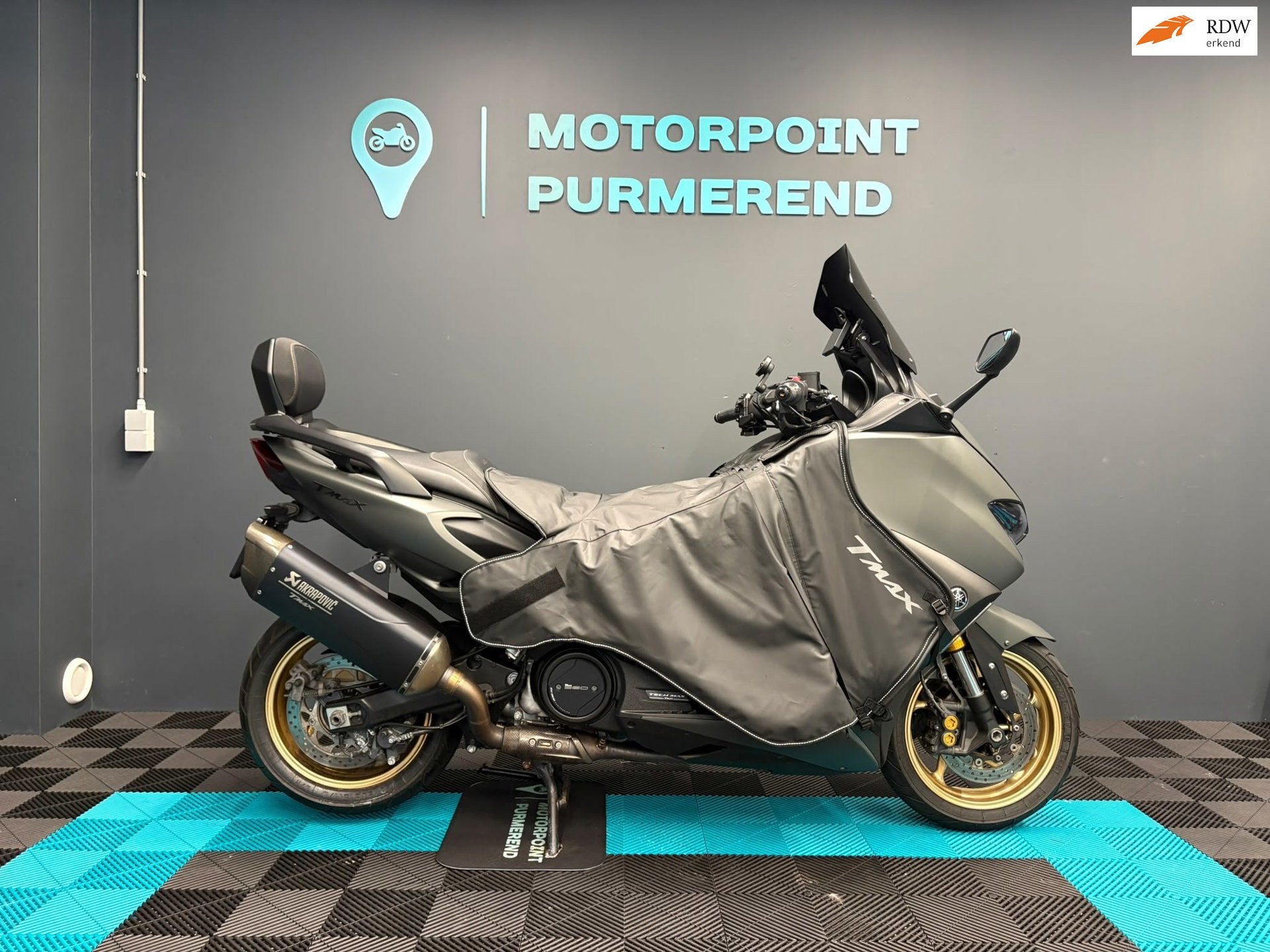 Yamaha TMAX 560 TECH MAX | TMAX 560 | AKRAPOVIC, Motoren, Scooter, 562 cc, Traction Control, Automaat