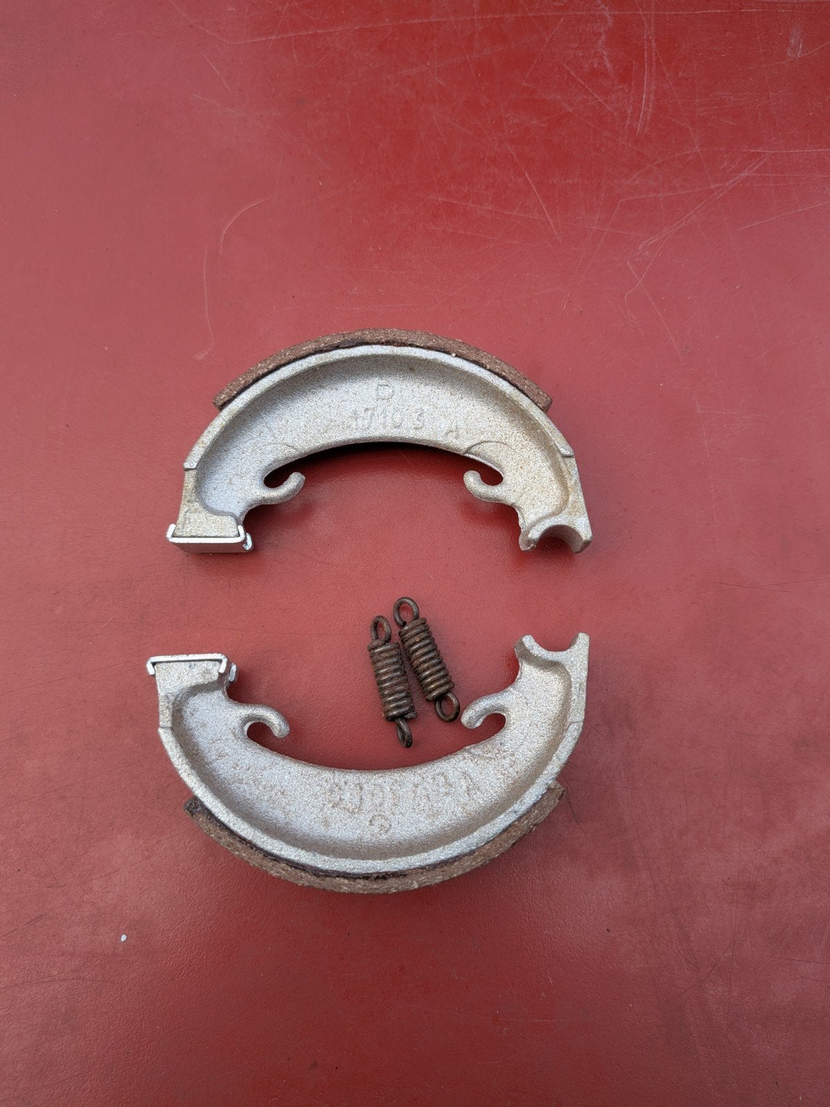 Leleu 90 MM remschoenen NOS, Ophalen of Verzenden, Nieuw, Carburateur, Overige merken