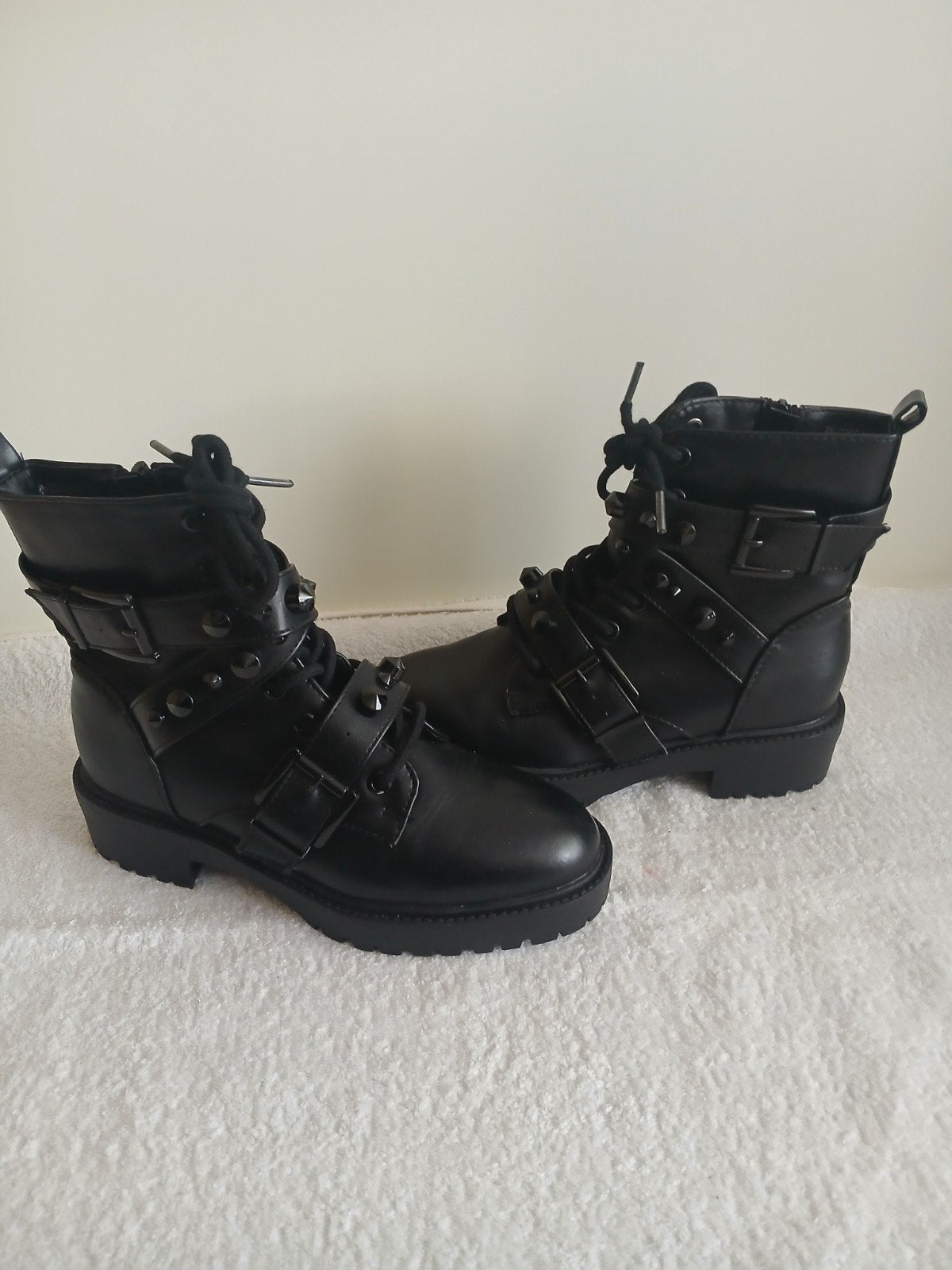 Stoere enkellaarzen, Kleding | Dames, Schoenen, Ophalen of Verzenden, Zwart