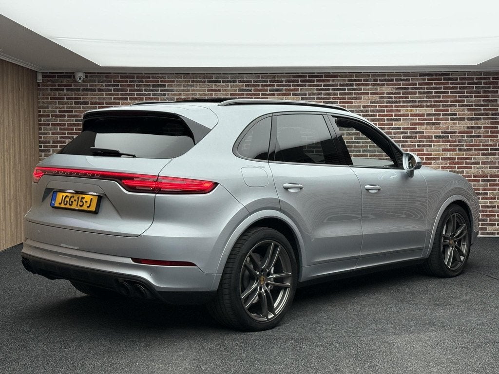 Porsche Cayenne 4.0 Turbo Panorama headup Sport Chrono Memor, Automaat, Cayenne, Gebruikt, Leder