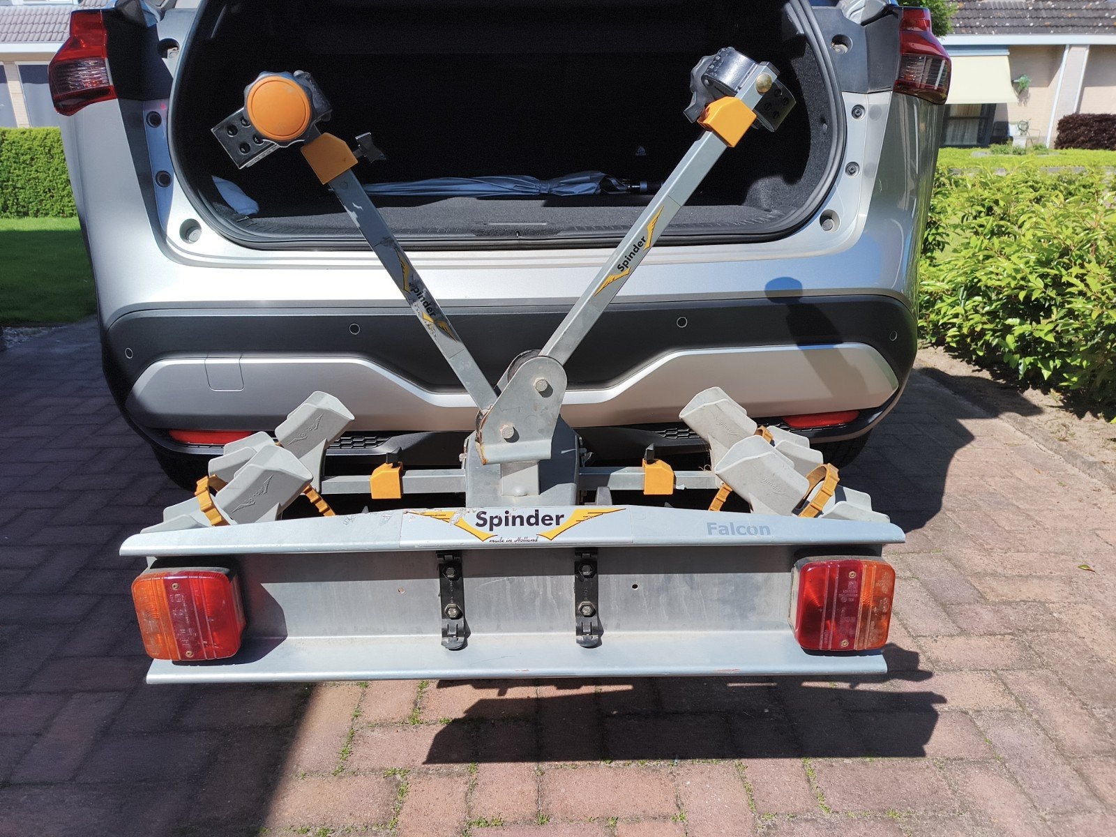 Spinder Falcon fietsendrager voor 2 fietsen kantelbaar, Auto diversen, Fietsendragers, Ophalen, Gebruikt, Brede banden, 2 fietsen