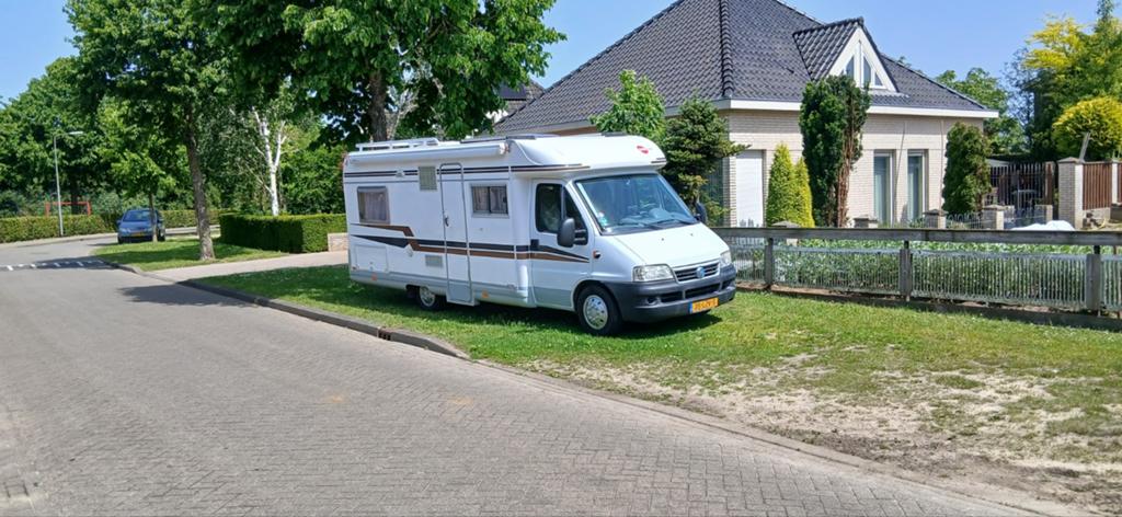 Burstner Half-integraal Camper - Klaar voor Avontuur!, Caravans en Kamperen, Tot en met 4, Half-integraal