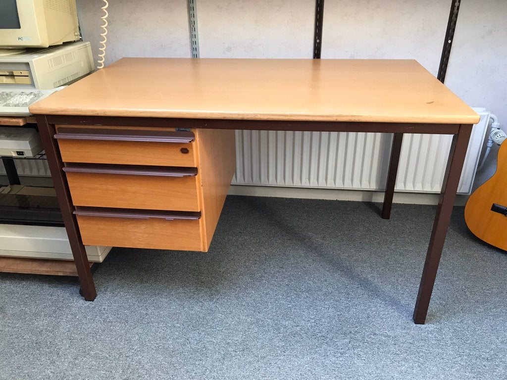 Gratis Bureau met lades en verstelbare indeling, Ophalen, Gebruikt, 120 cm, Hout