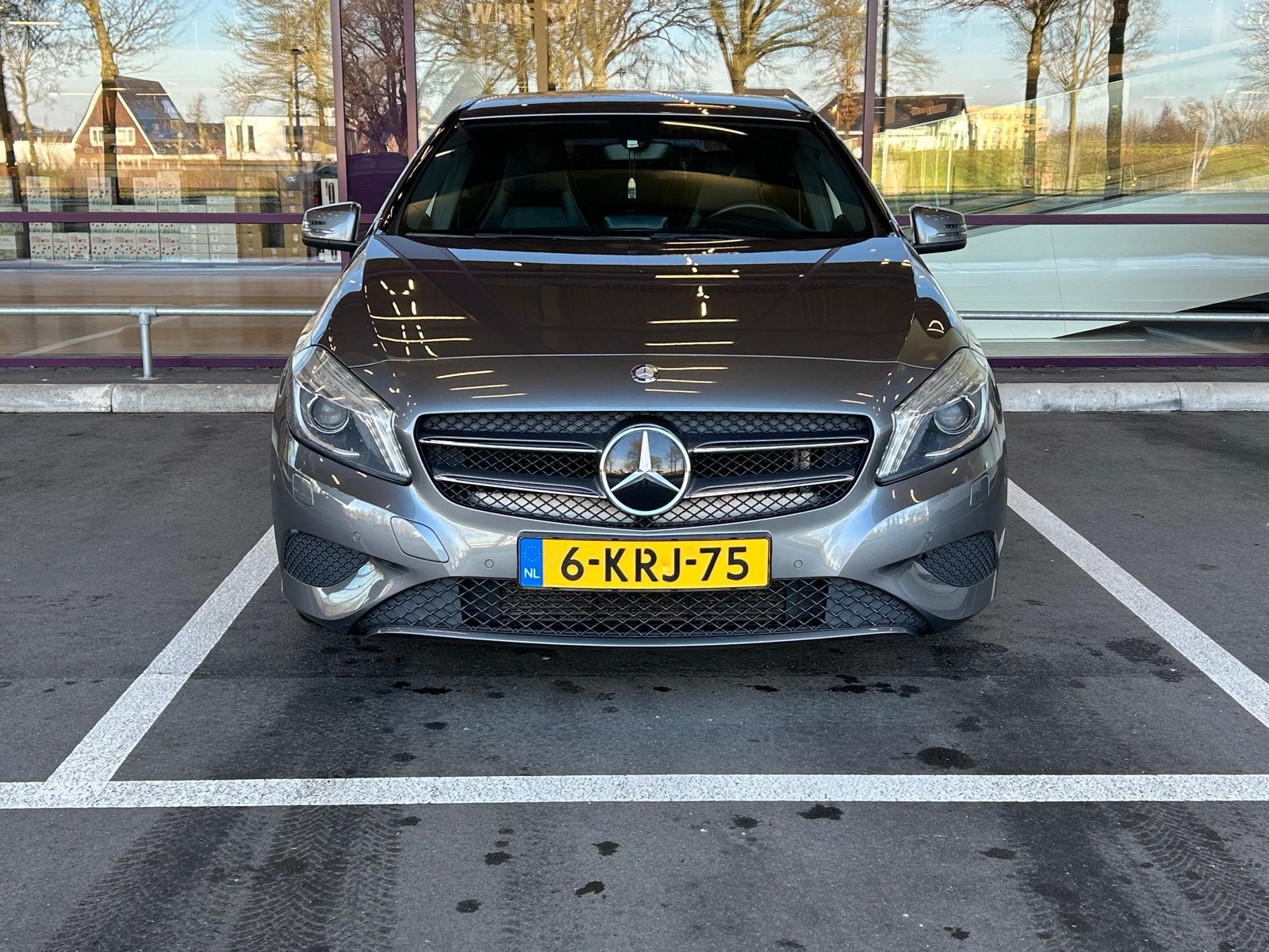 Mercedes-Benz A180 (W176) 1.6 2013 Grijs, Auto's, Voorwielaandrijving, 680 kg, 4 cilinders, 122 pk