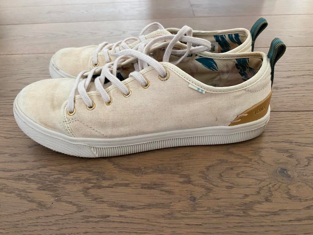 Toms linnen schoenen, Overige kleuren, Ophalen of Verzenden, Sneakers of Gympen, Gedragen