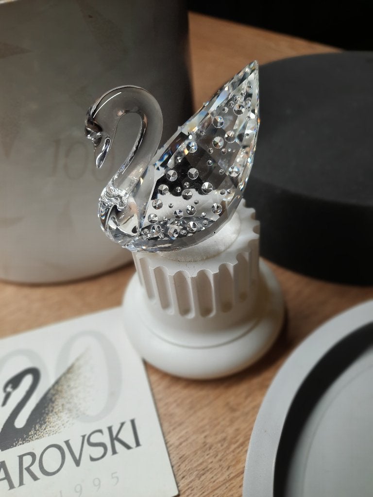 Swarovski. Zwaan 100 jaar Swarovski met box, Ophalen of Verzenden, Figuurtje