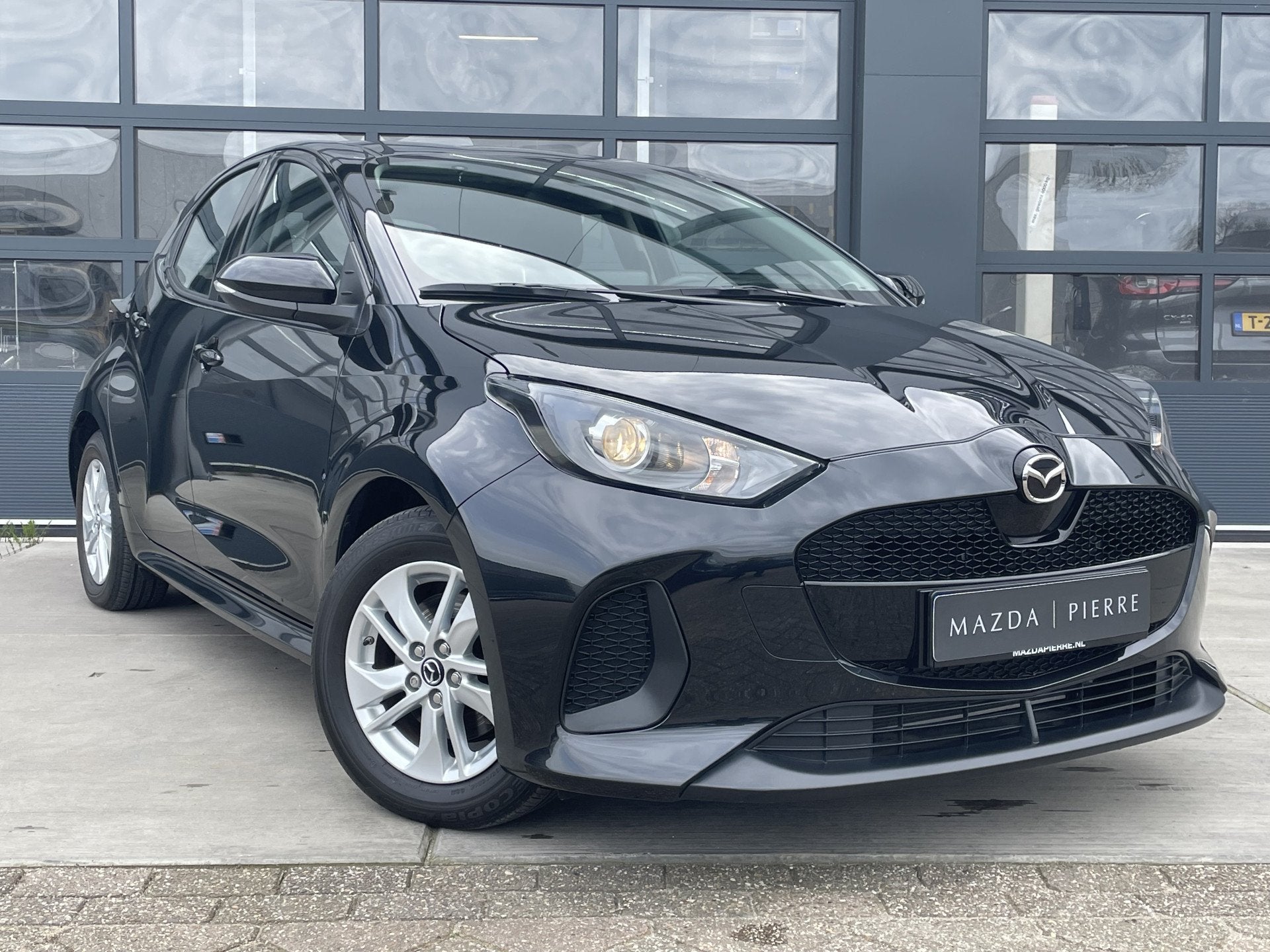 Mazda 2 Hybrid 1.5 Centre-line AUTOMAAT APPLE CARPLAY / ANDR, Dealer onderhouden, Gebruikt, Zwart, Bedrijf