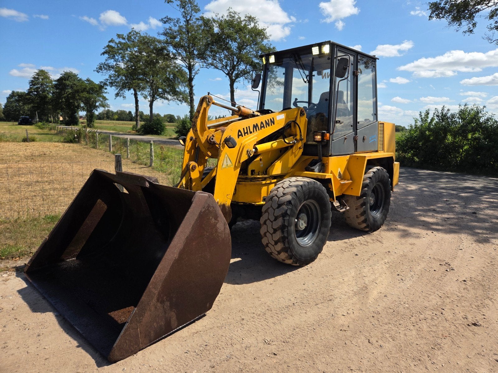 ahlmann az6 shovel loader., Ophalen of Verzenden, Wiellader of Shovel