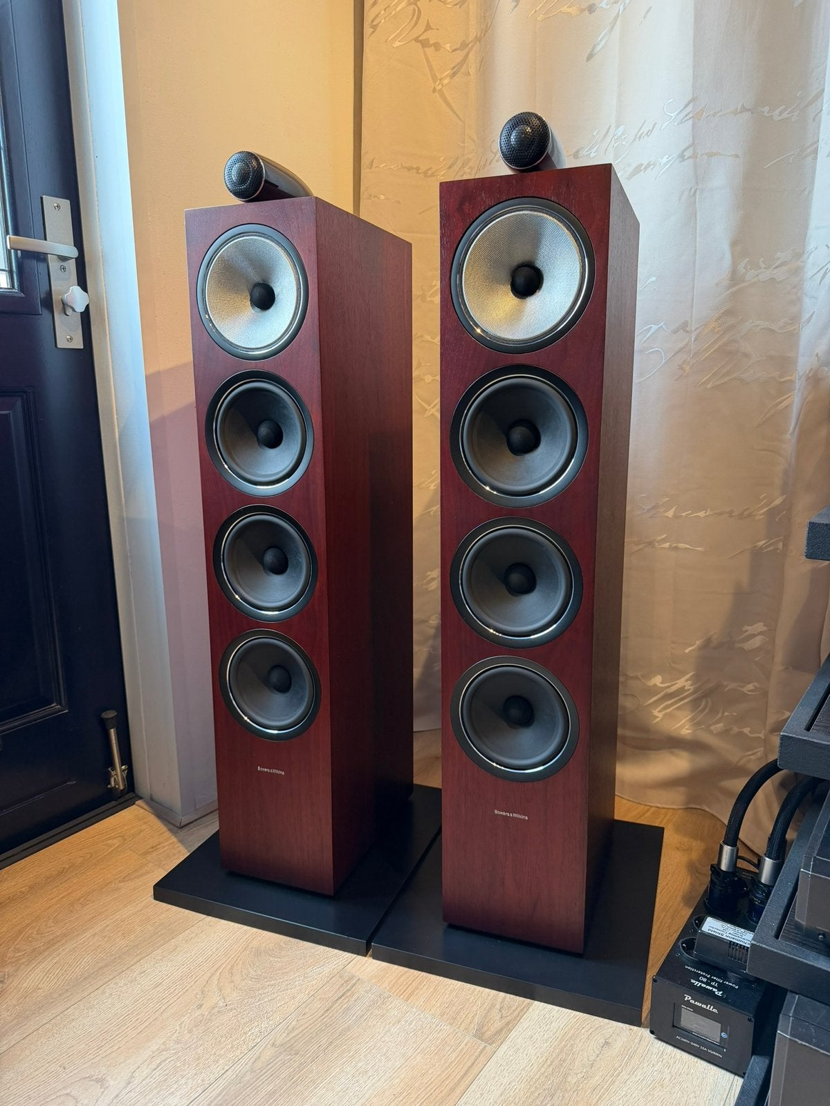 Mooie B&W 702 S2 Rosewood Luidsprekers, Audio, Tv en Foto, Luidsprekers, Ophalen of Verzenden, Zo goed als nieuw, Bowers & Wilkins (B&W)