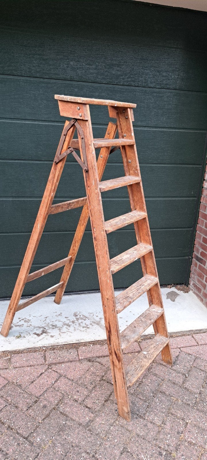 Vintage oude houten trap, Doe-het-zelf en Verbouw, Ladders en Trappen, Ophalen of Verzenden, Gebruikt, Minder dan 2 meter