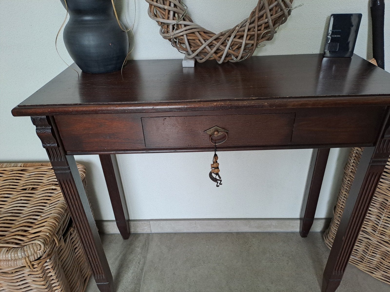 Sidetable, Ophalen, 100 tot 150 cm, Zo goed als nieuw, 25 tot 50 cm