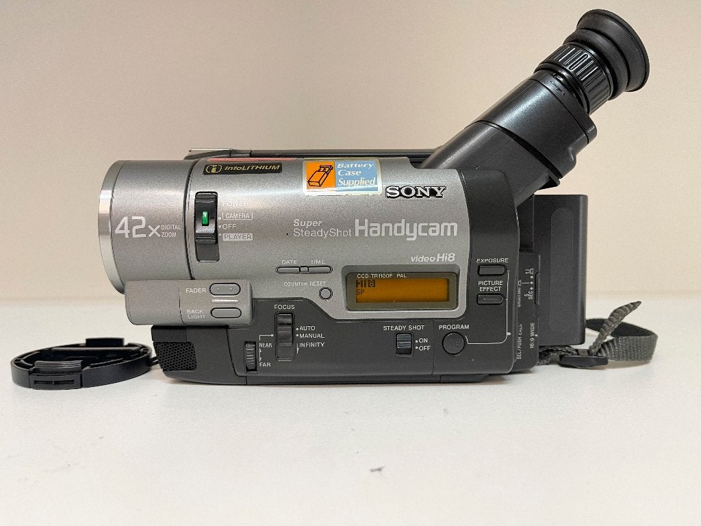 SONY CCD-TR1100E Hi8 camcorder, (Video)band, N, N, Hi 8