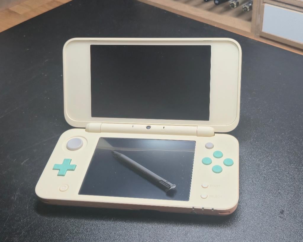 New Nintendo 2DS XL- Animal Crossing, Spelcomputers en Games, Spelcomputers | Nintendo 2DS en 3DS, Ophalen, Nieuw, Overige kleuren