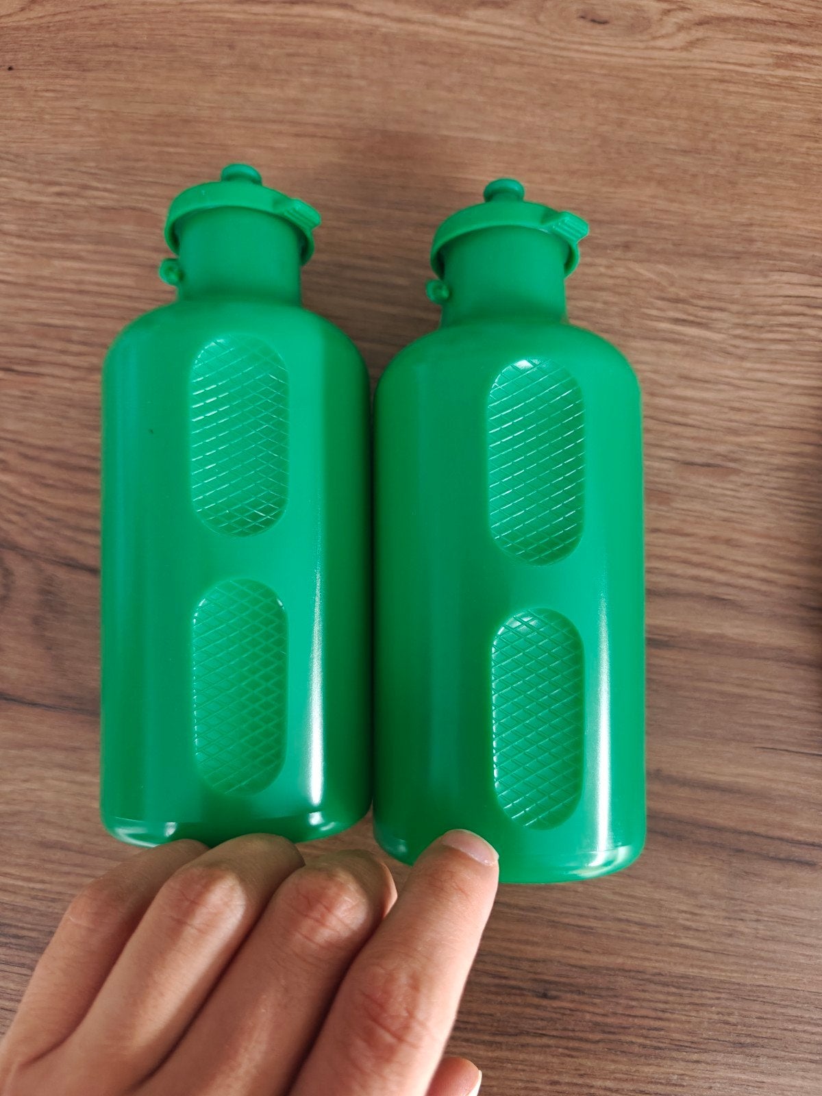2 x NOS groene reg atox drinkbussen, Ophalen of Verzenden