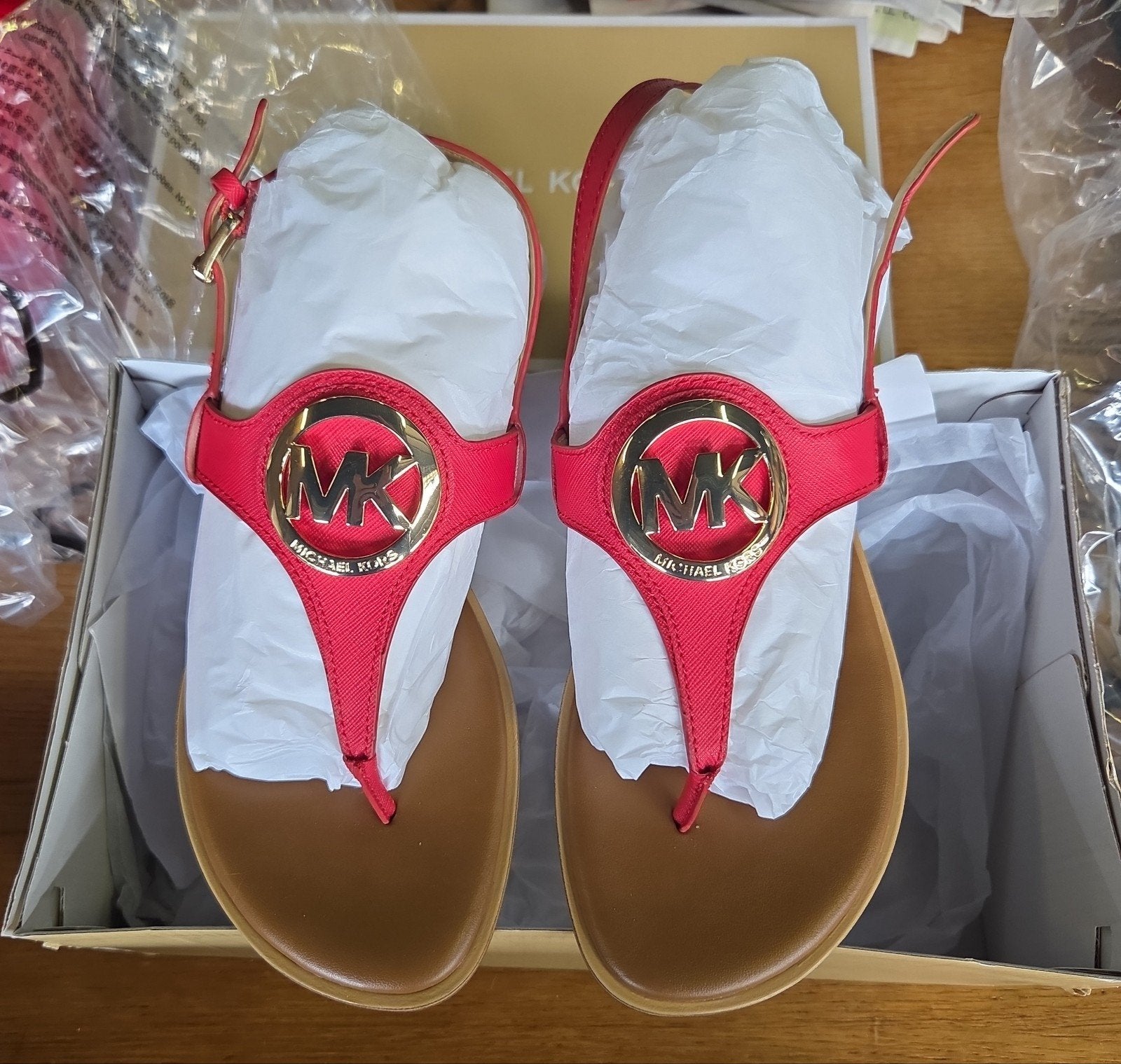 Sandaal

Michael Kors maat 8 38.5, Zo goed als nieuw, X, Rood, Sandalen of Muiltjes